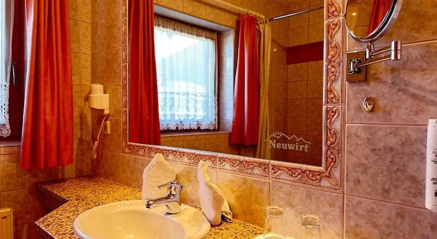 Beim Neuwirt Badezimmer