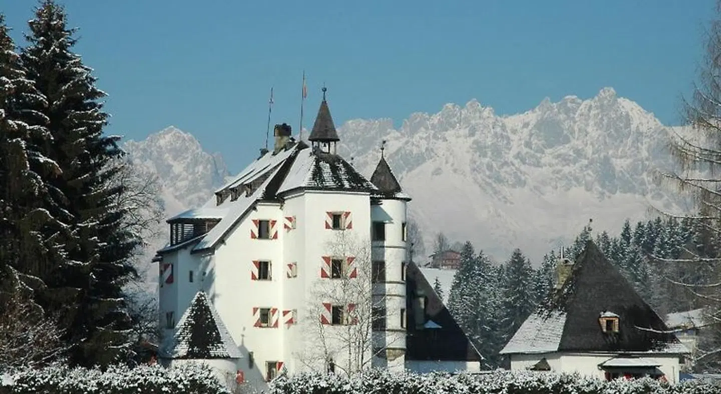 Schloss Münichau EXTERIOR