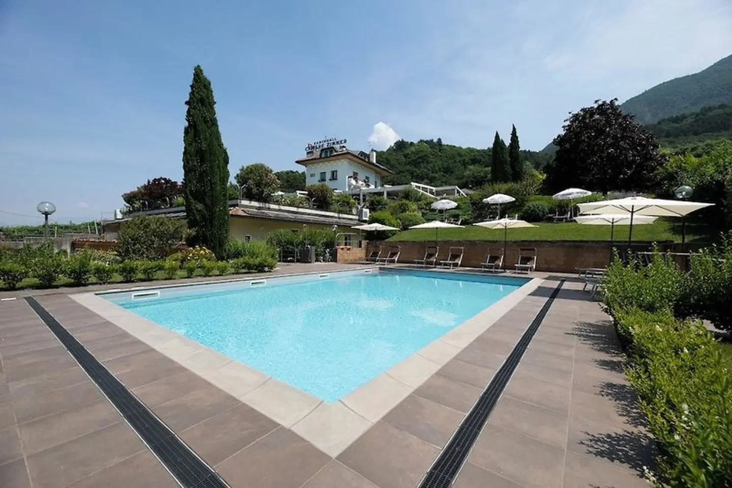 Karinhall OUTDOOR_POOL