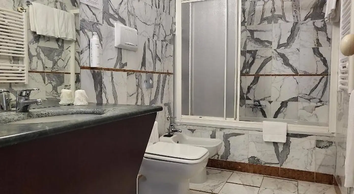 Hotel Alli Due Buoi Rossi Badezimmer
