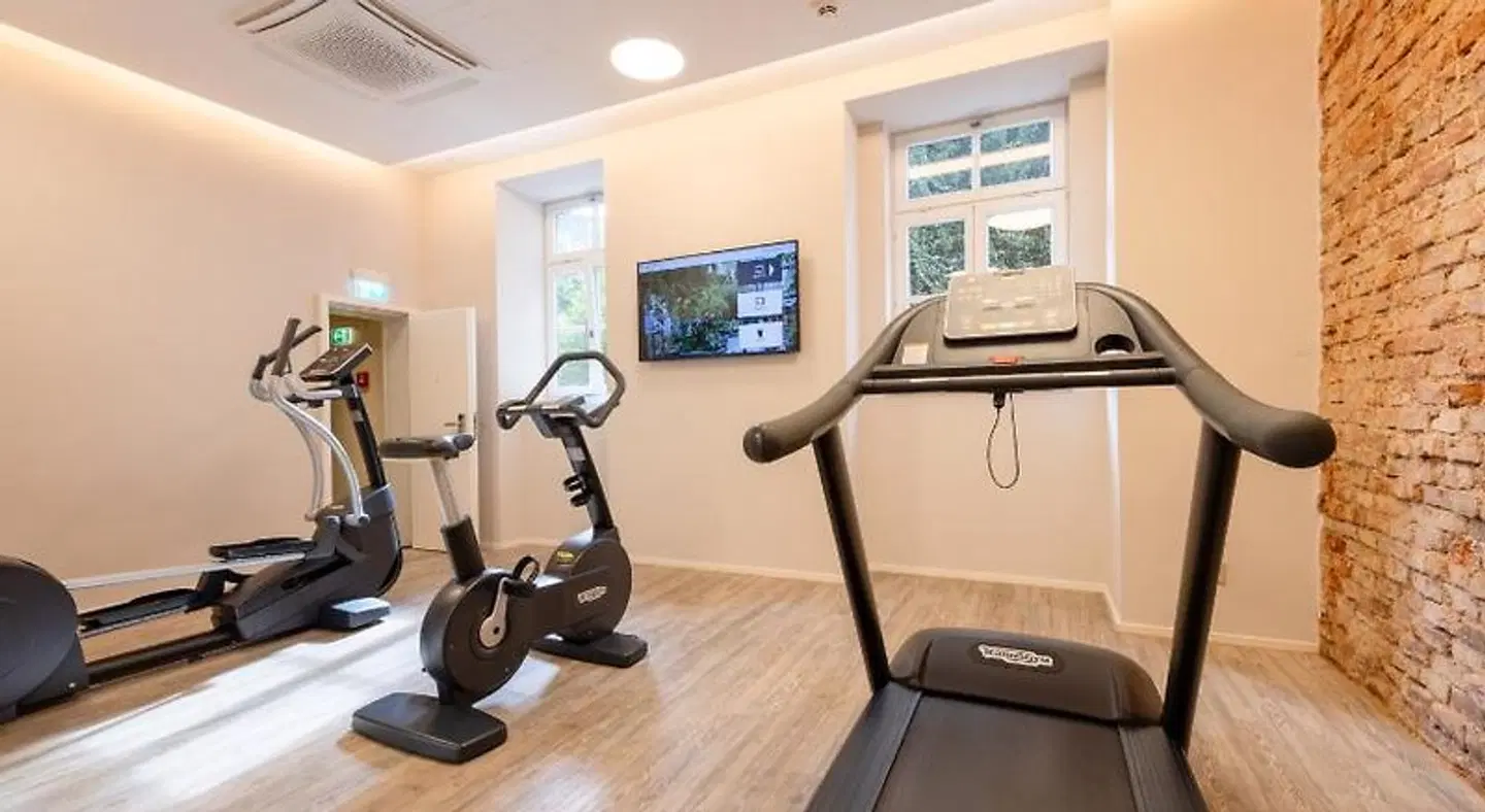 Maximilian SPORTS_AND_LEISURE