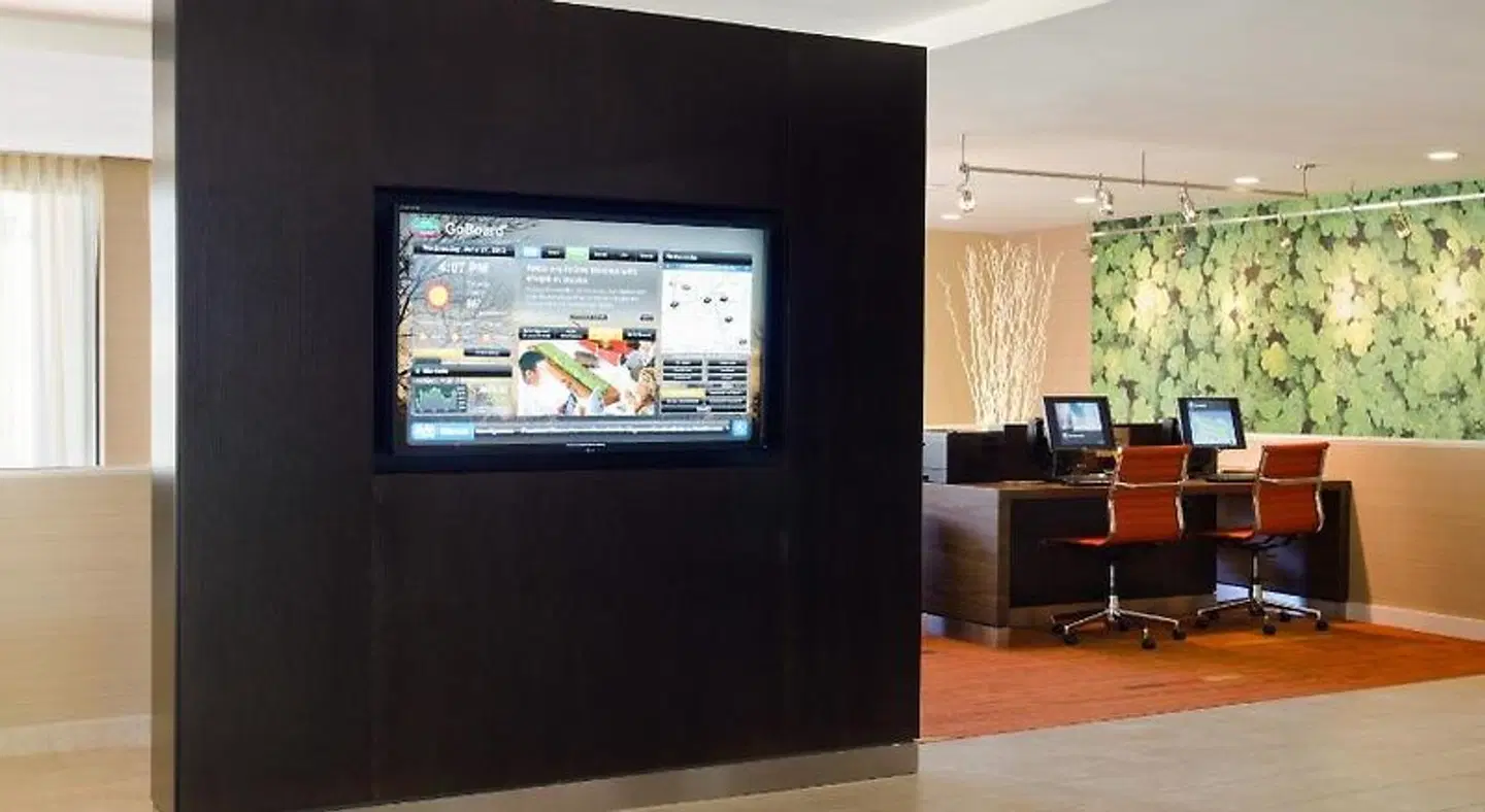 Courtyard by Marriott Huntsville University Drive Bar