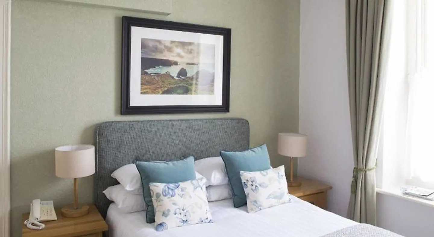 Mullion Cove ROOM_EXAMPLE