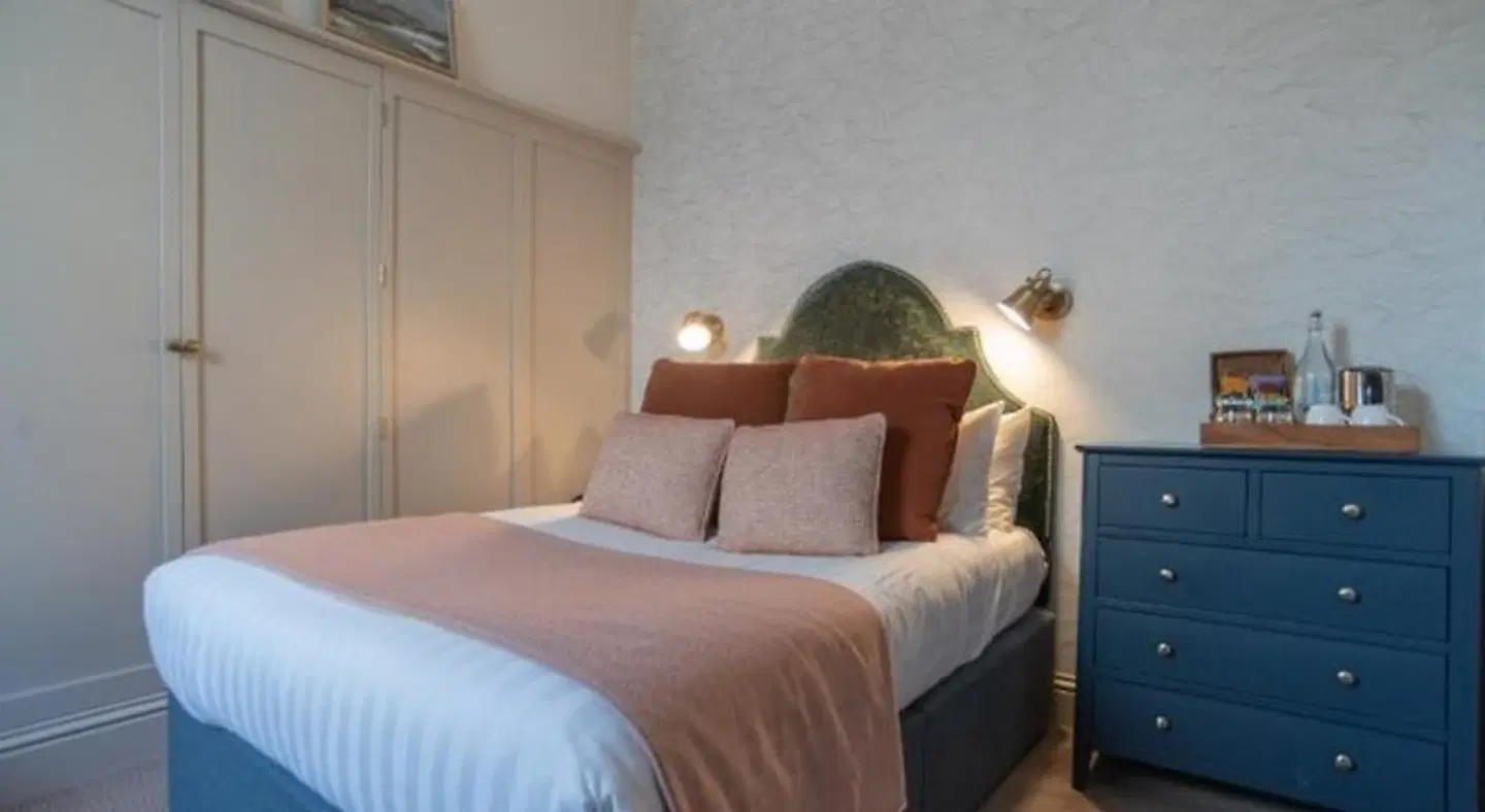 Mullion Cove ROOM_EXAMPLE
