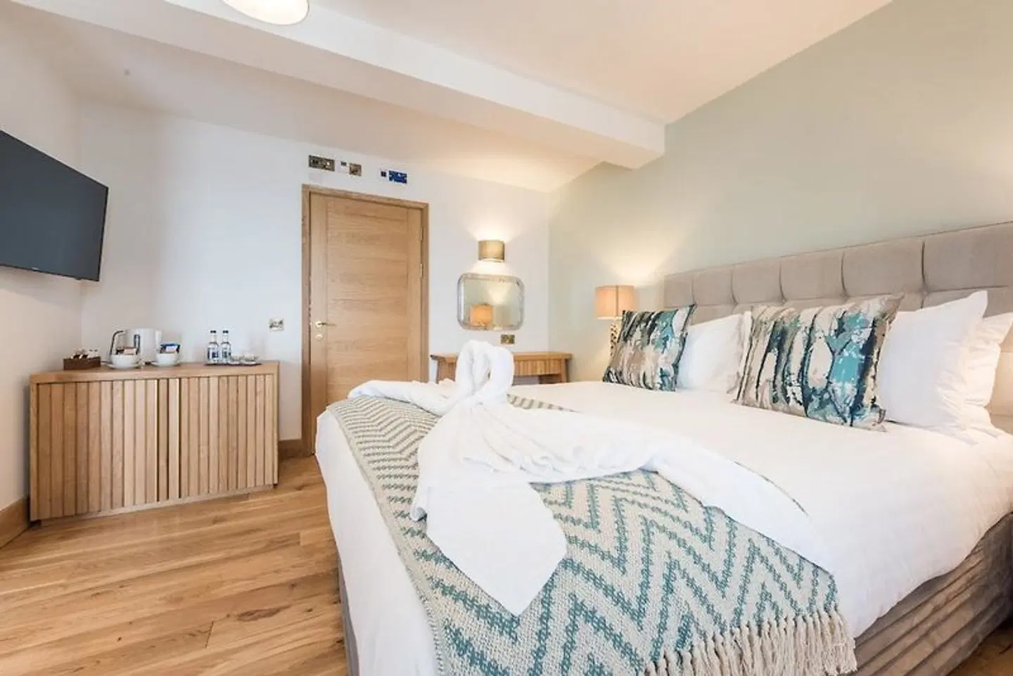 Land's End Hotel ROOM_EXAMPLE