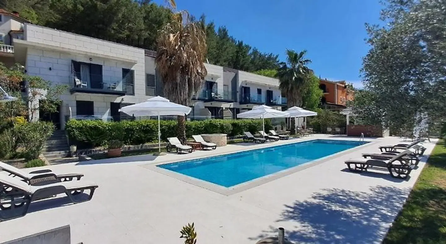 Hotel Bonaca OUTDOOR_POOL