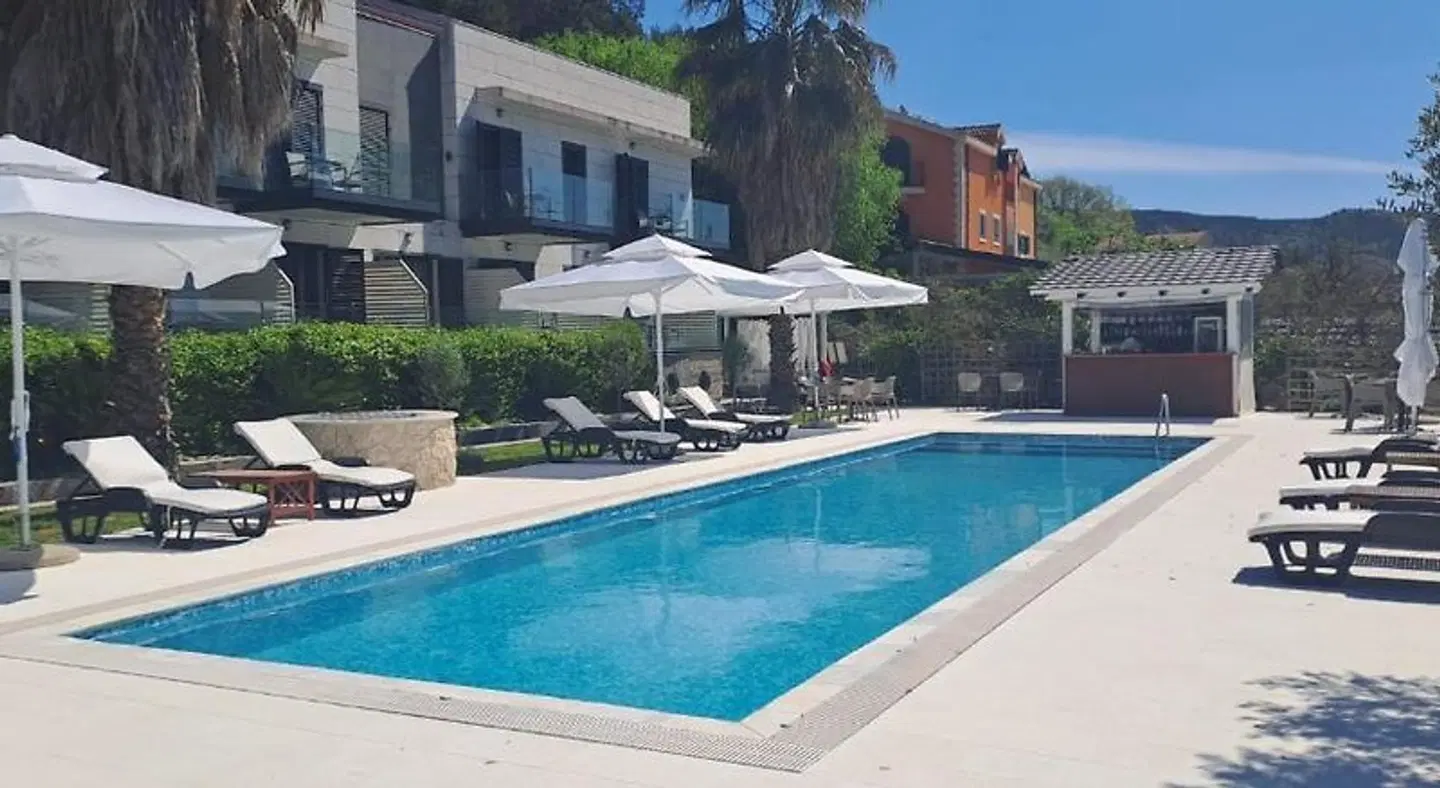 Hotel Bonaca OUTDOOR_POOL
