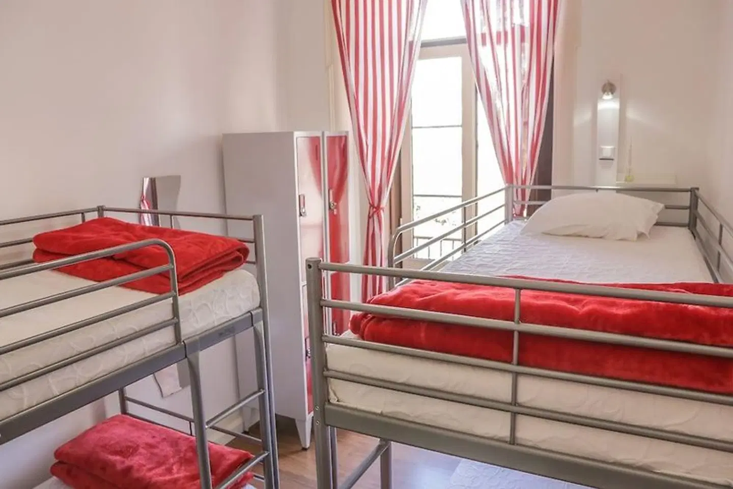 Hostel 402 ROOM_EXAMPLE