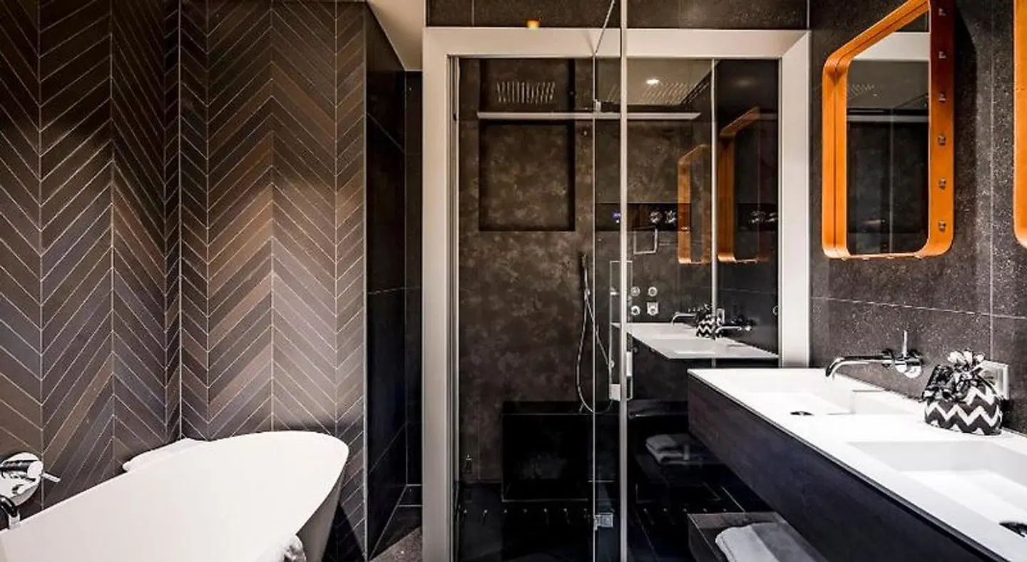 Van der Valk Hotel Enschede Badezimmer
