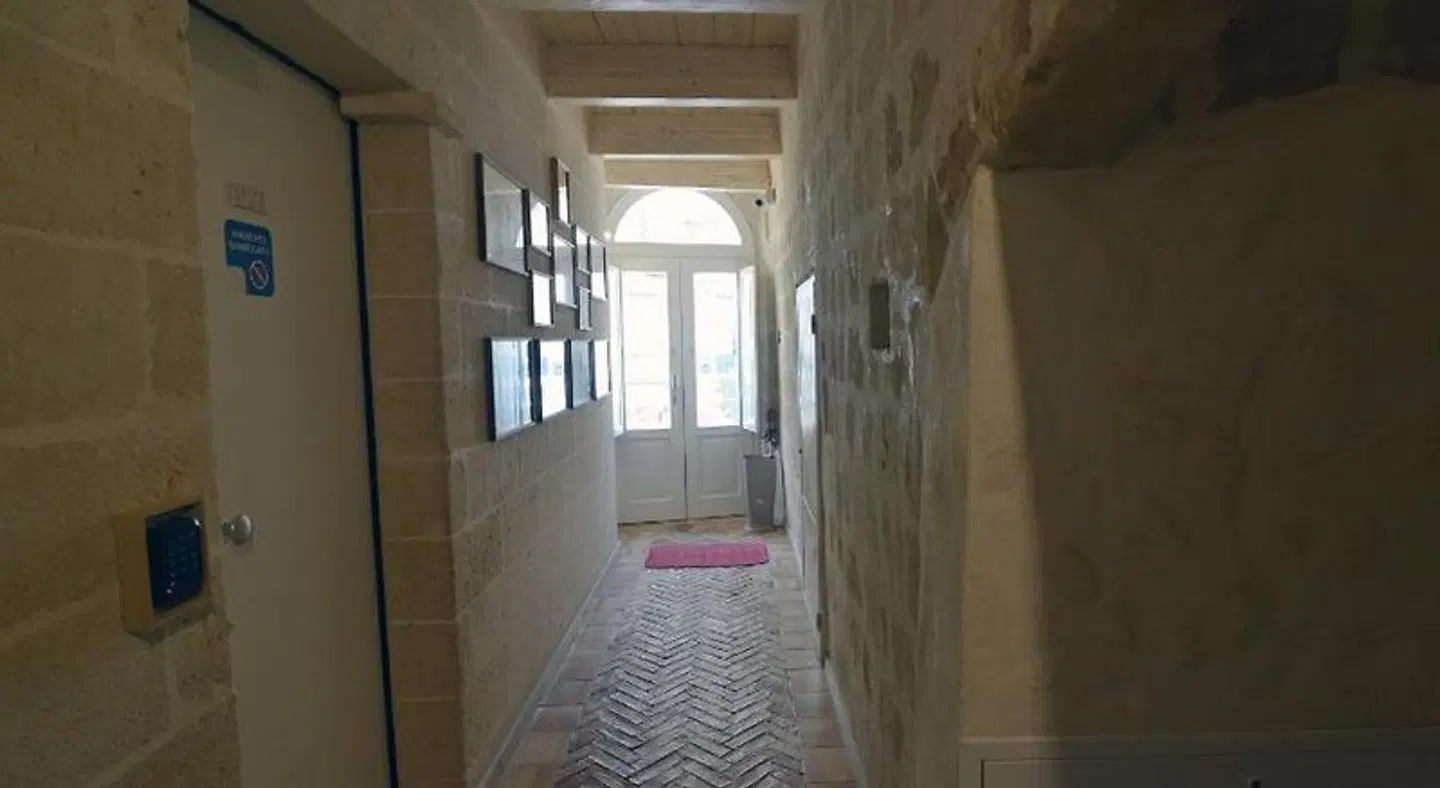 Comera ROOM_EXAMPLE