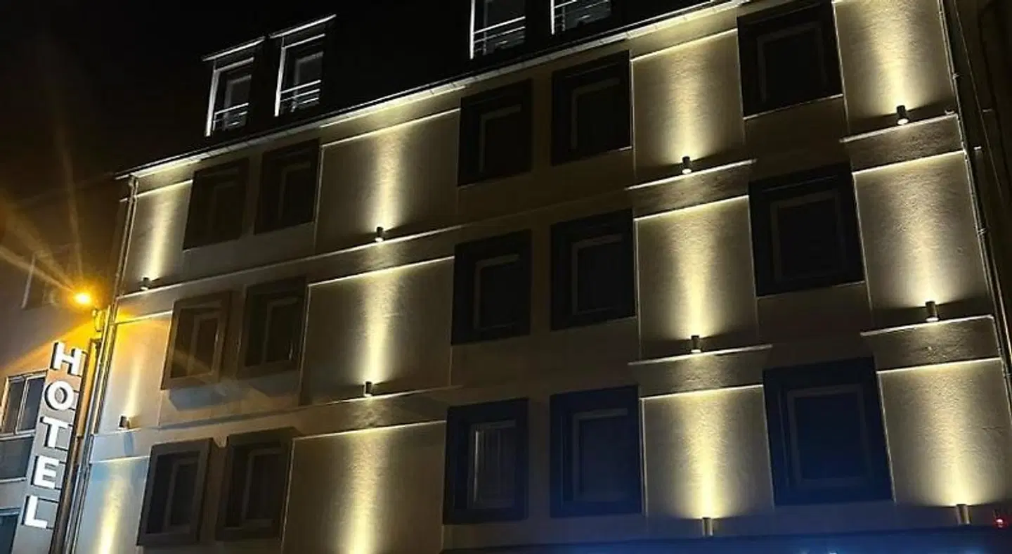 Hôtel Des Halles EXTERIOR