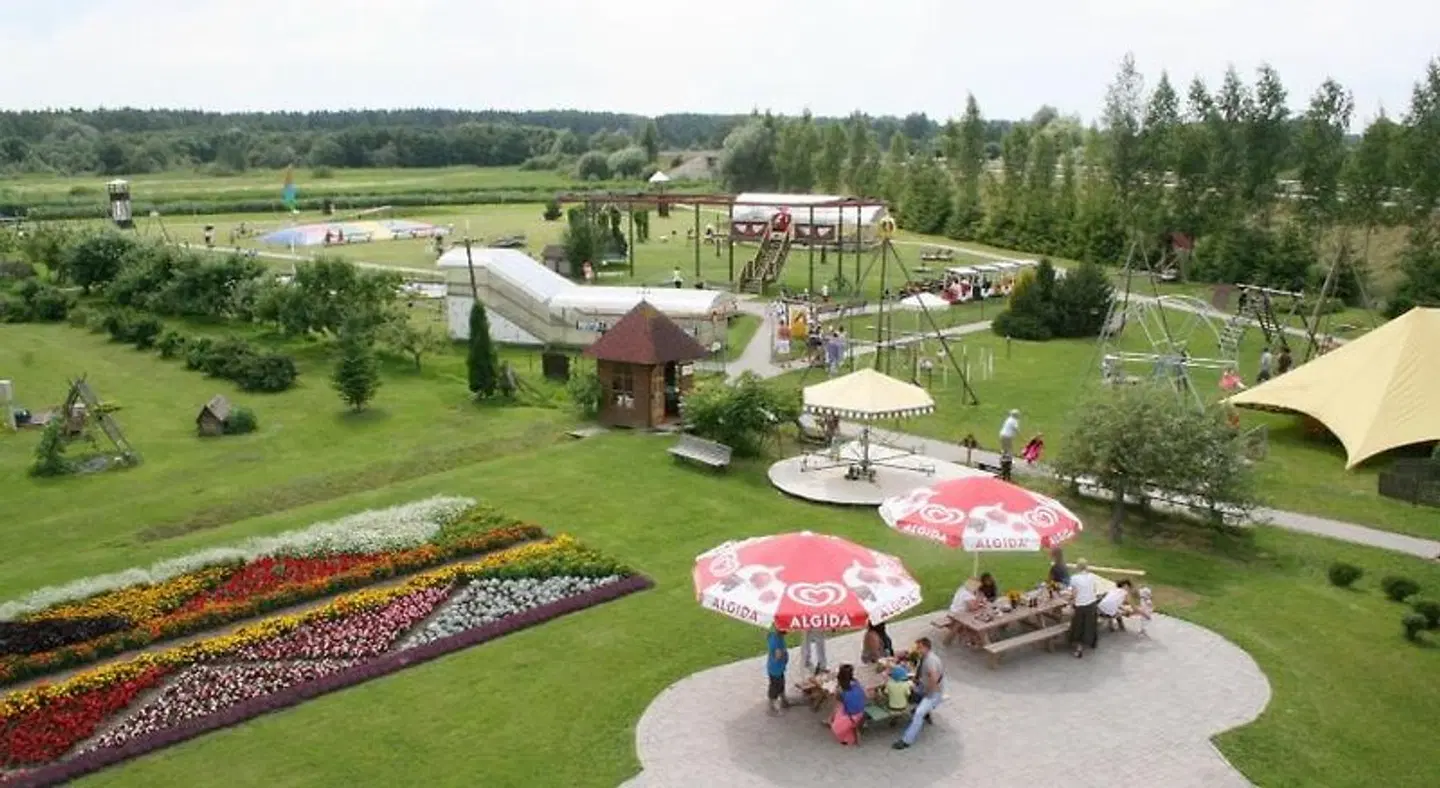 Hotel Senl''i Garten