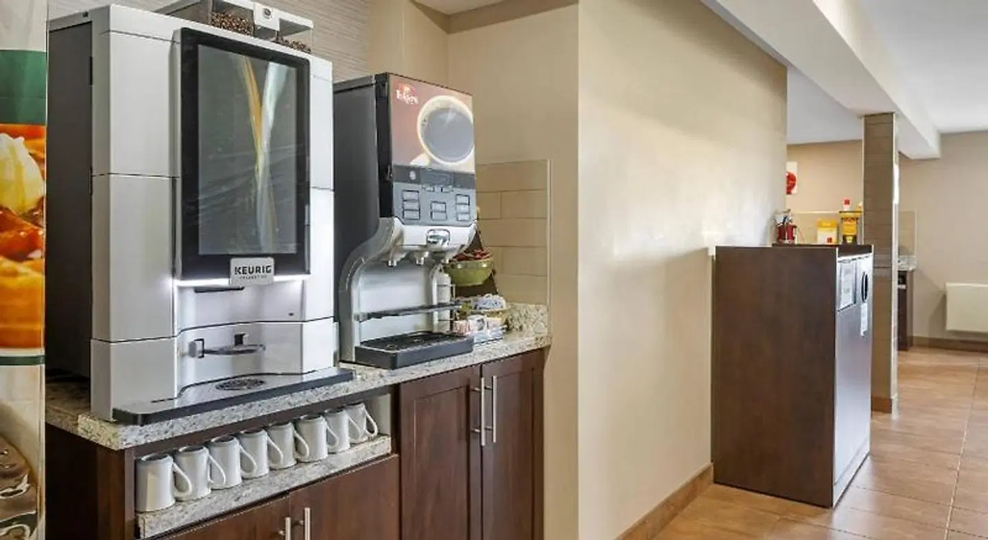 QUALITY INN & SUITES BATHURST E ROOM_EXAMPLE