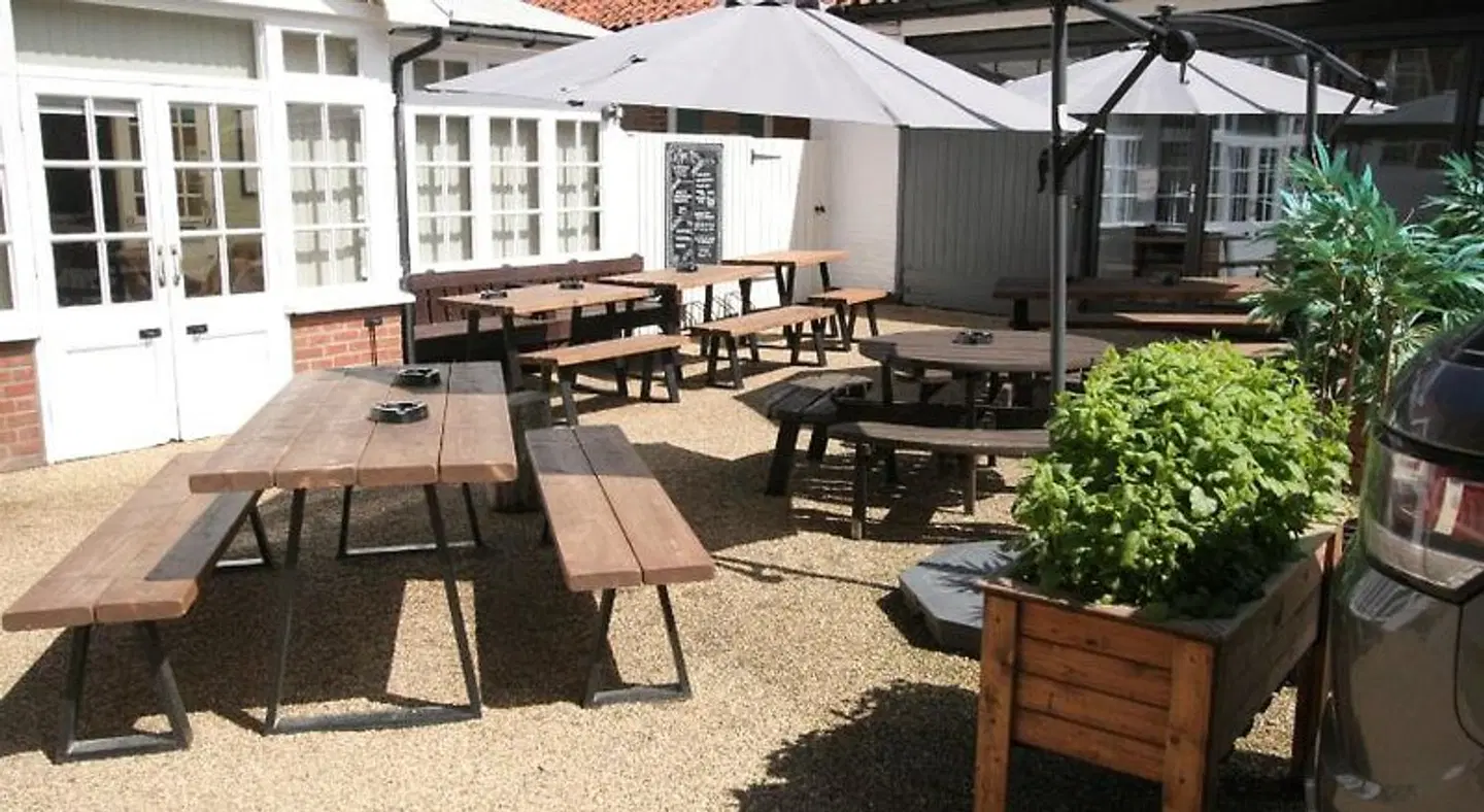 The Red Lion Hotel Terrasse