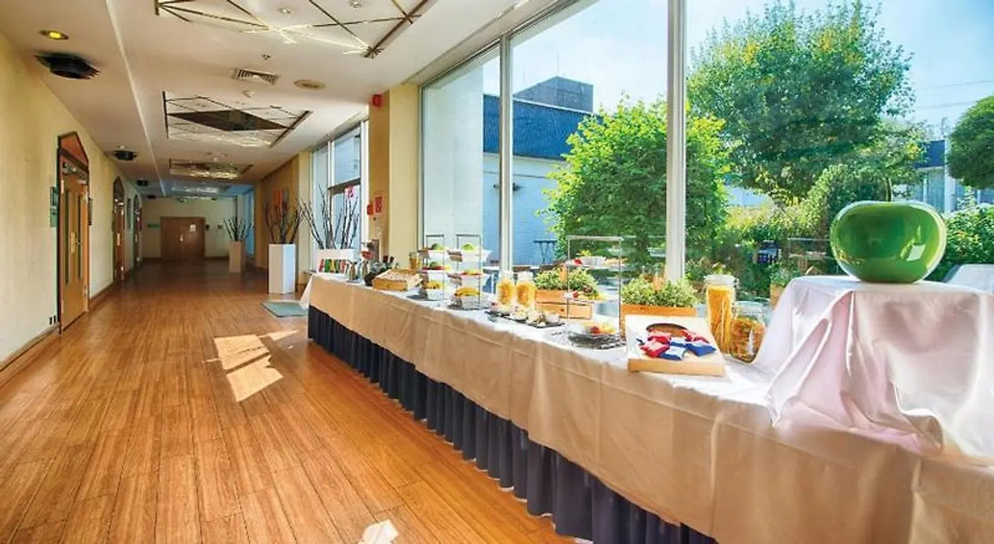 Leonardo Hotel Düsseldorf Airport Ratingen Bar