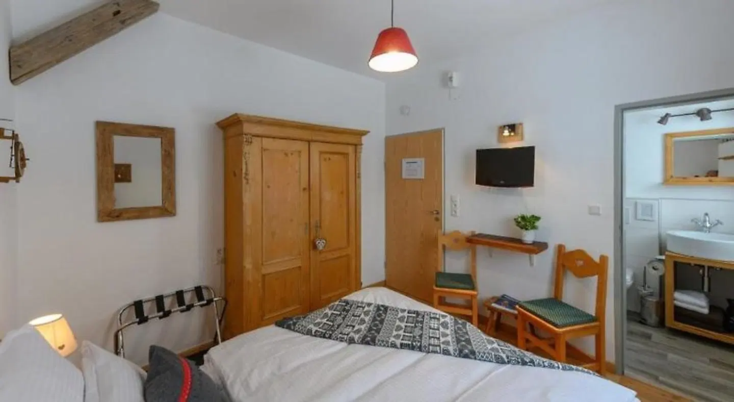 Halali ROOM_EXAMPLE