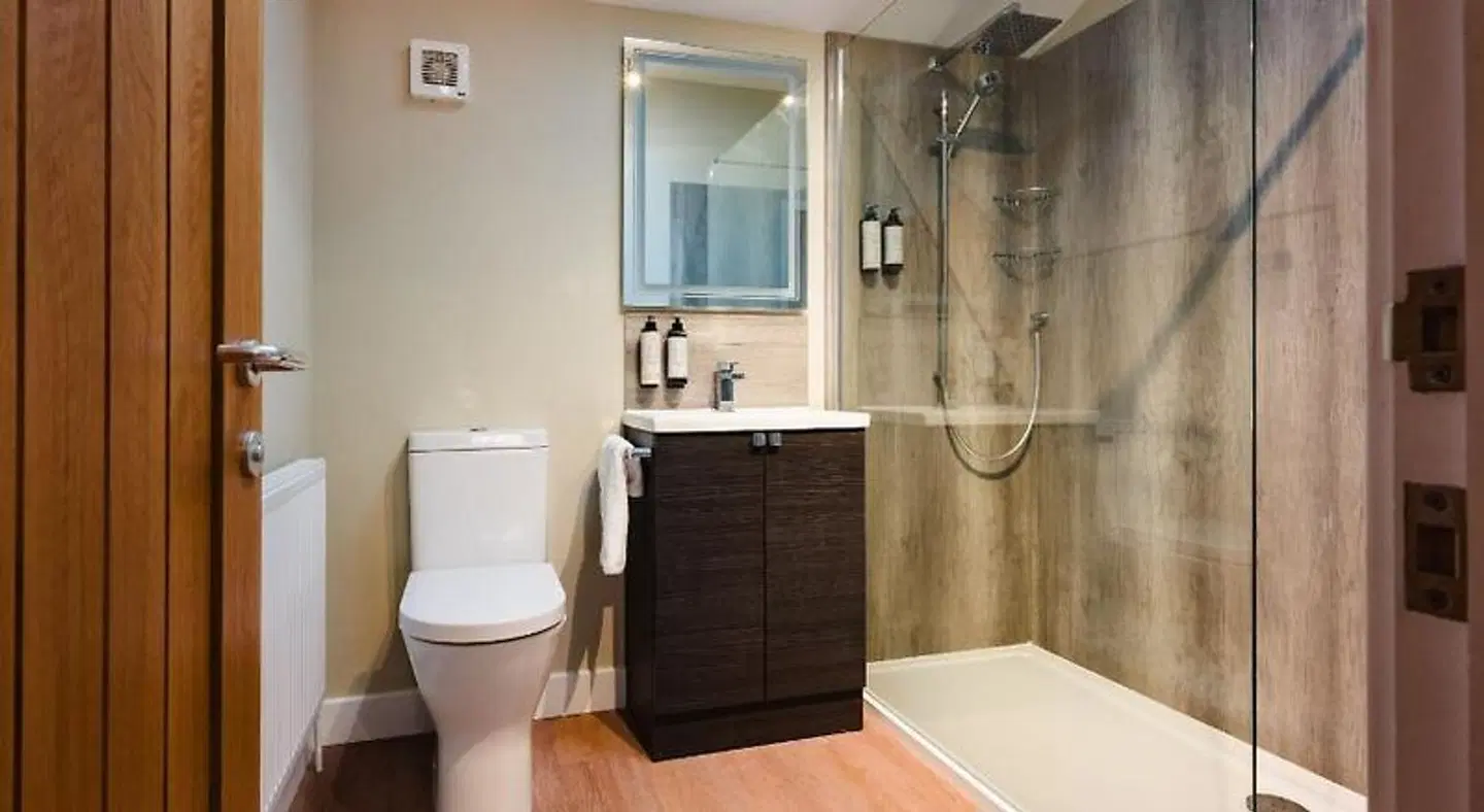 Crown Lodge Hotel Badezimmer