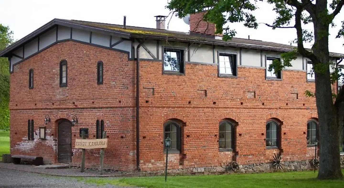Smuku Muiza EXTERIOR