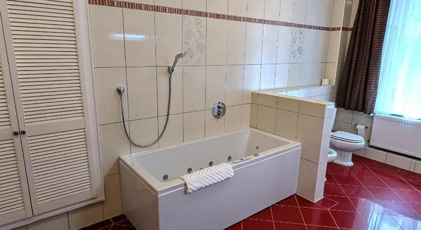 Schloss Sigron Superior Camping und Hotel Badezimmer