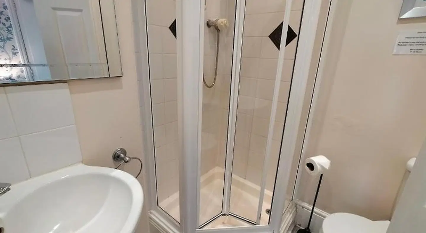 Arden House Badezimmer