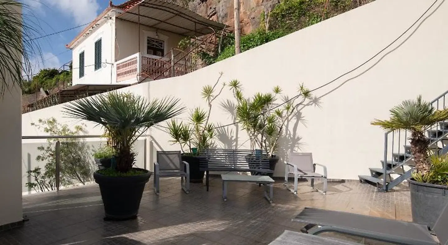 Guesthouse The View (Adults Only) Terrasse