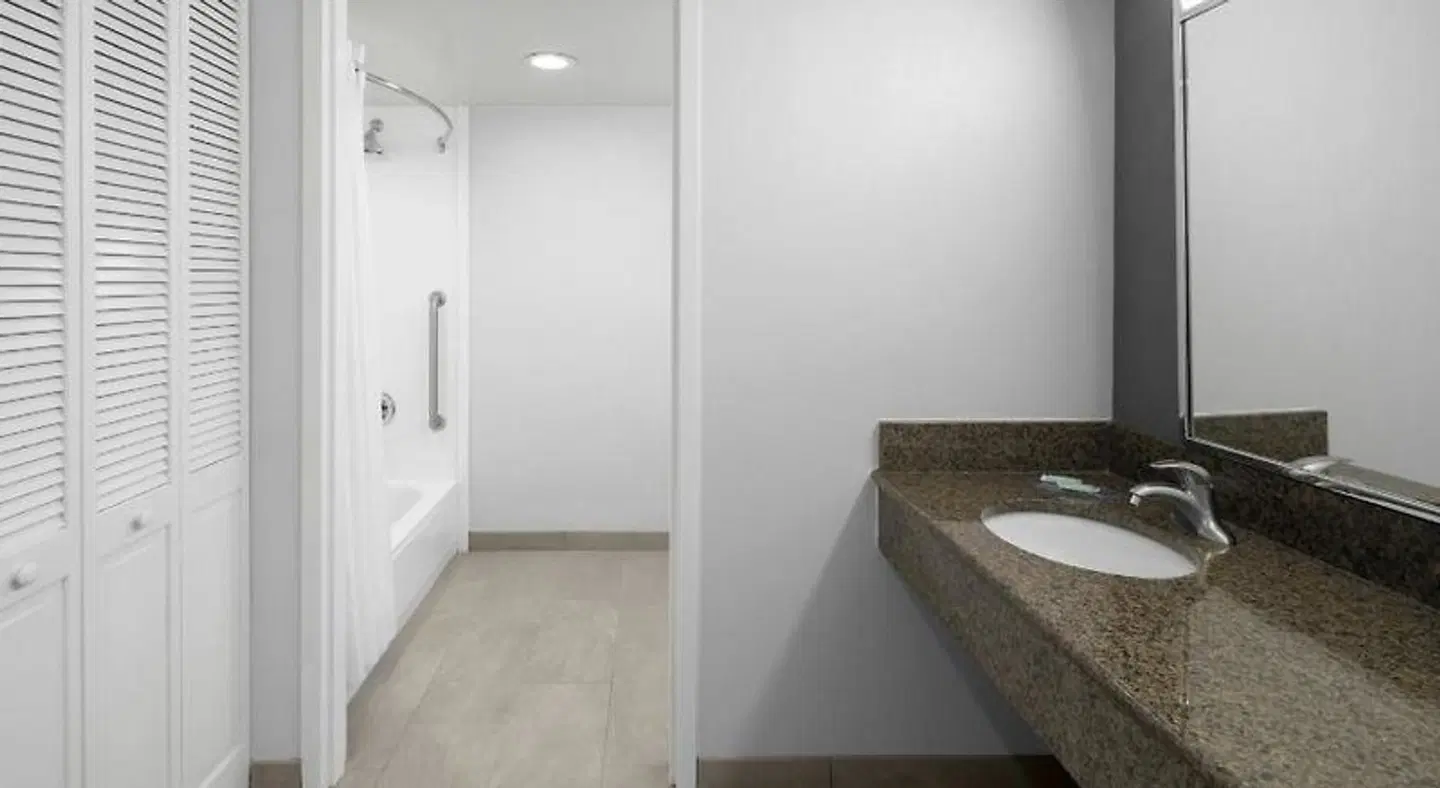 Courtyard by Marriott Atlanta Buckhead Badezimmer