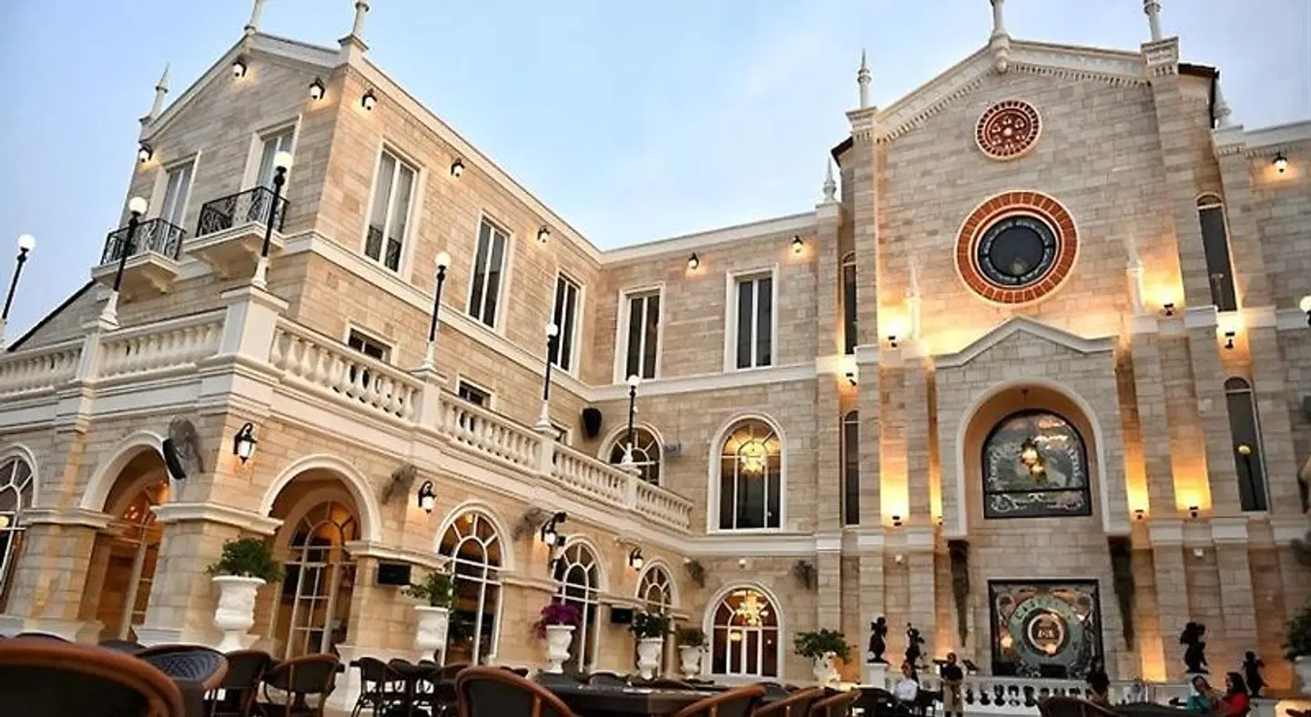 Grandbangsaray EXTERIOR