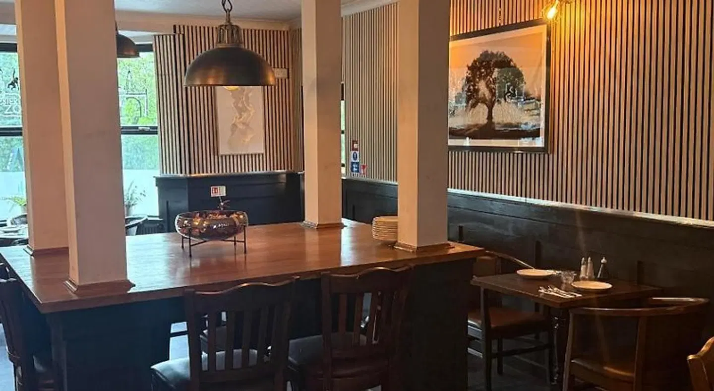 Rowton Poplars Hotel Bar