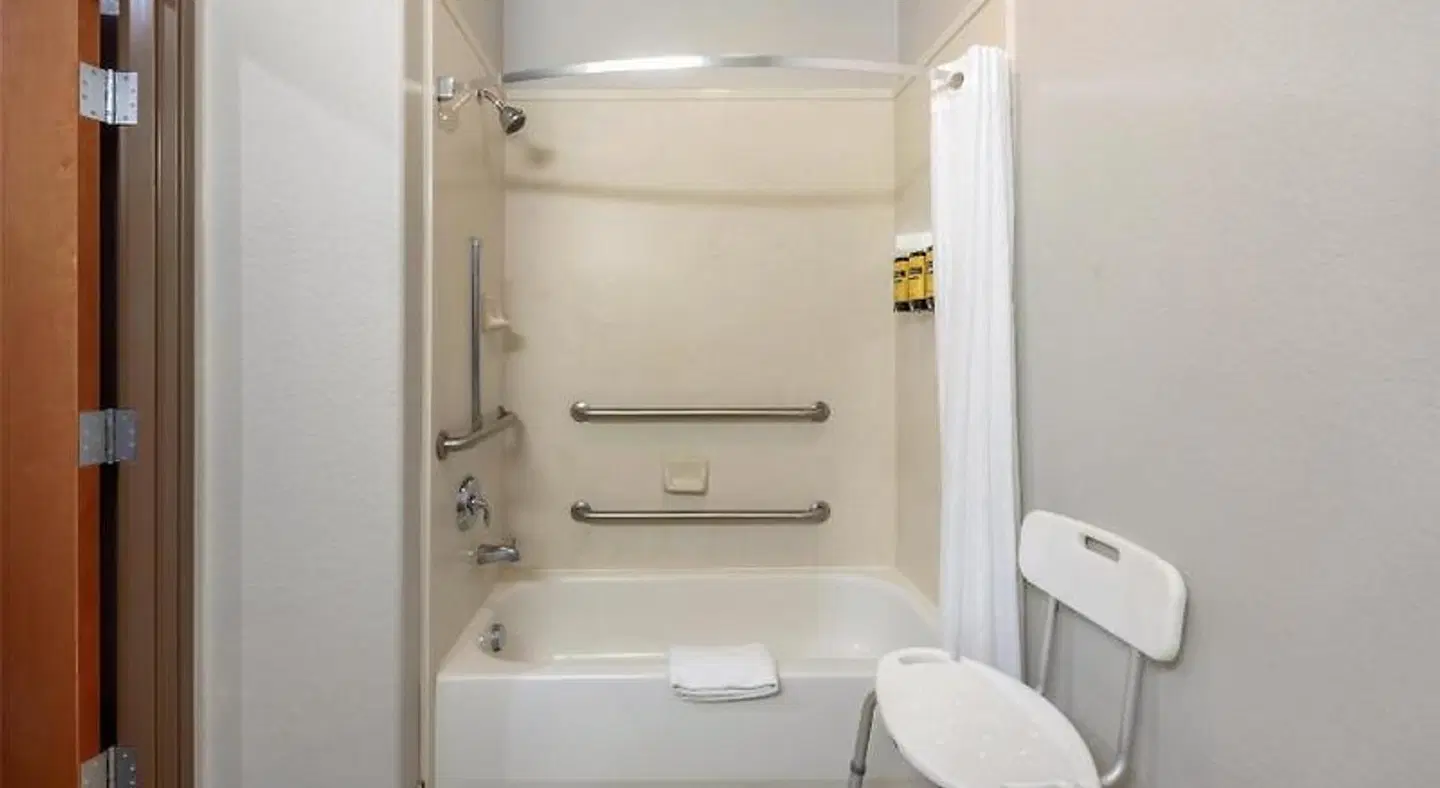 Best Western Plus San Antonio East Inn & Suites Badezimmer