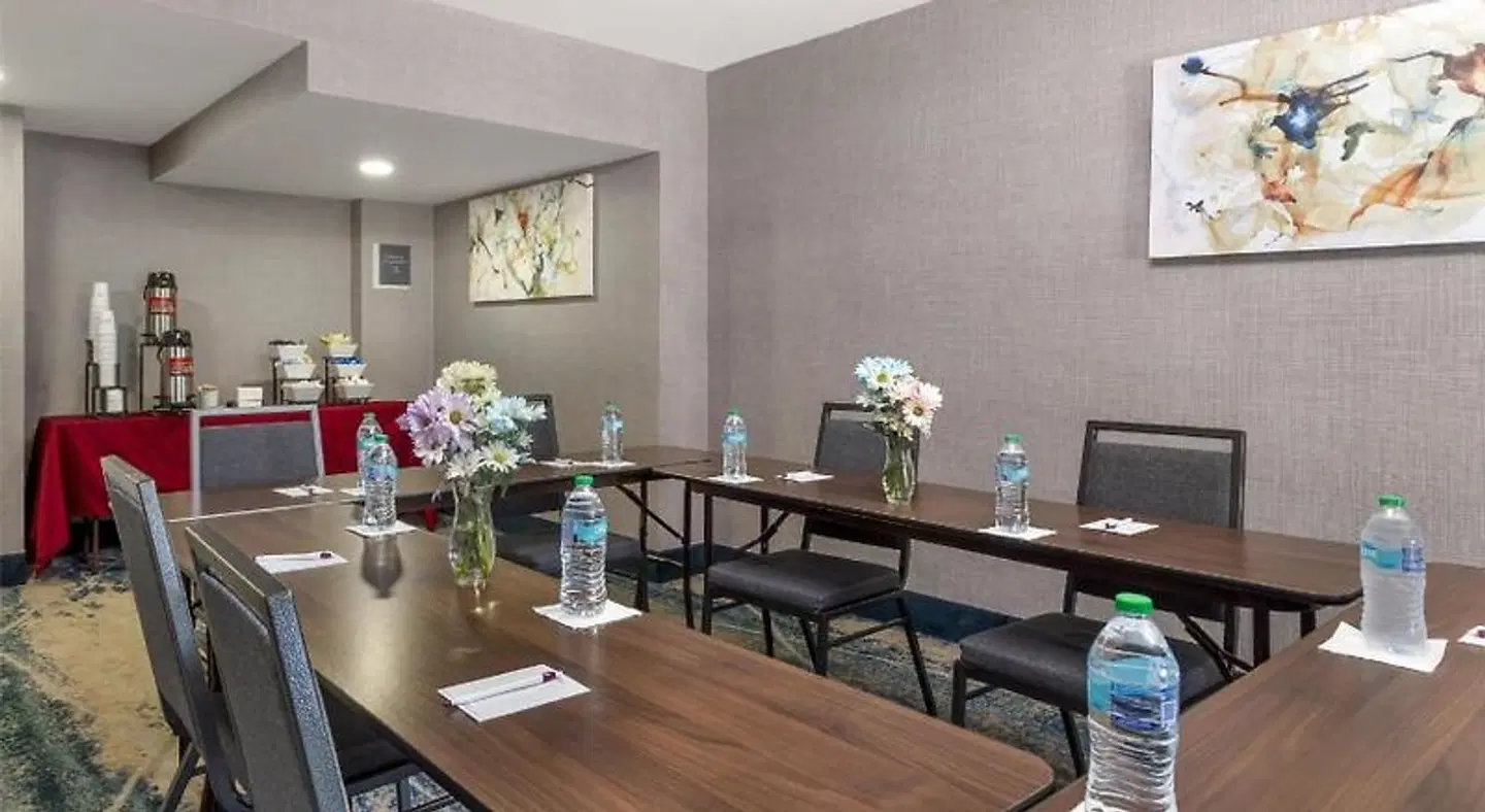 Best Western Plus Raleigh Crabtree Valley Hotel Konferenz
