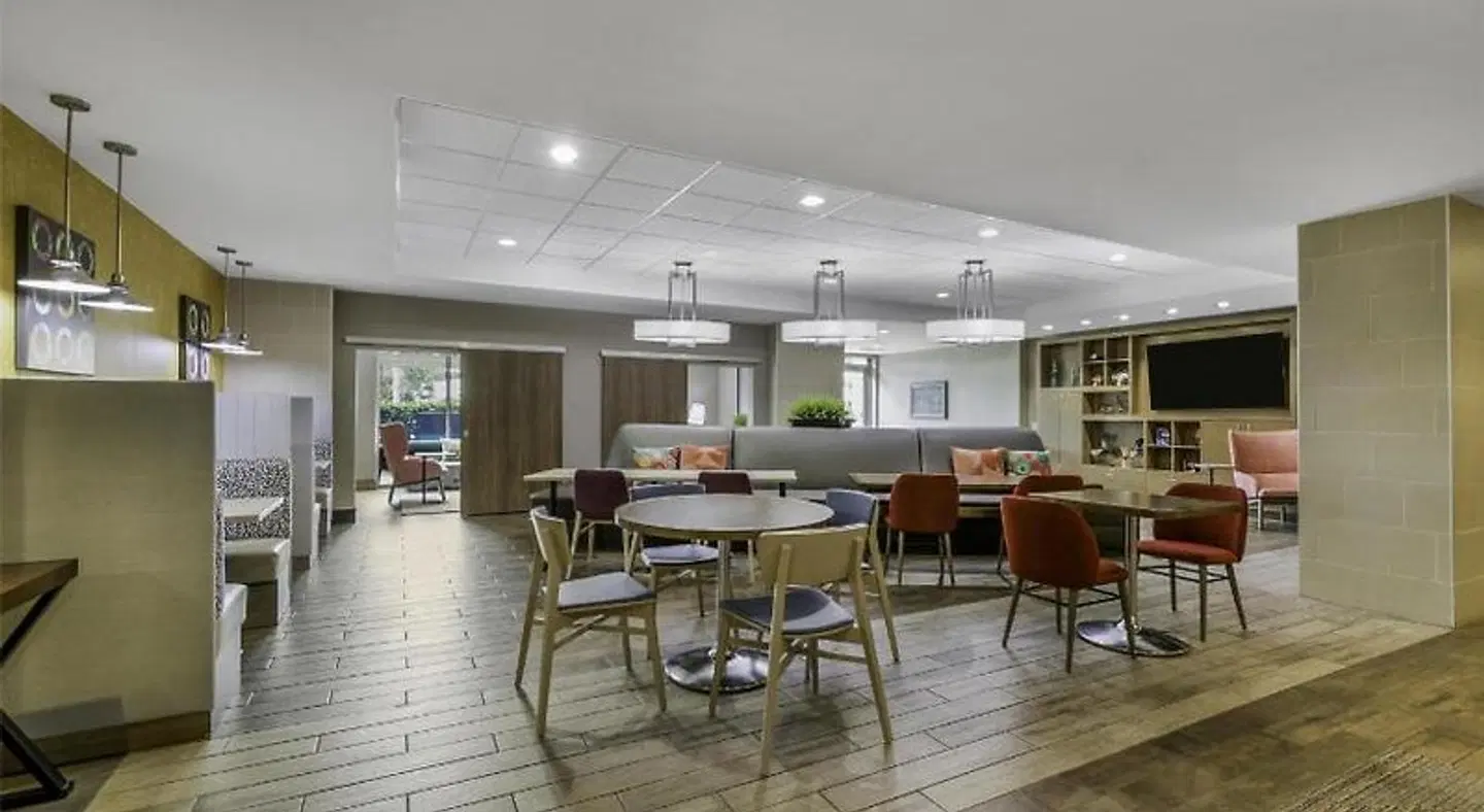 Home2 Suites by Hilton  St. Simons Island Restaurant