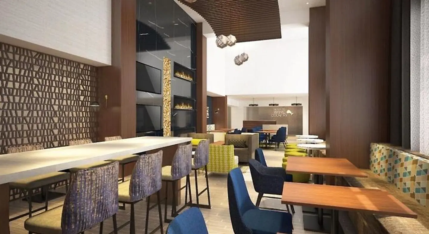 Hampton Inn & Suites by Hilton Windsor Bar