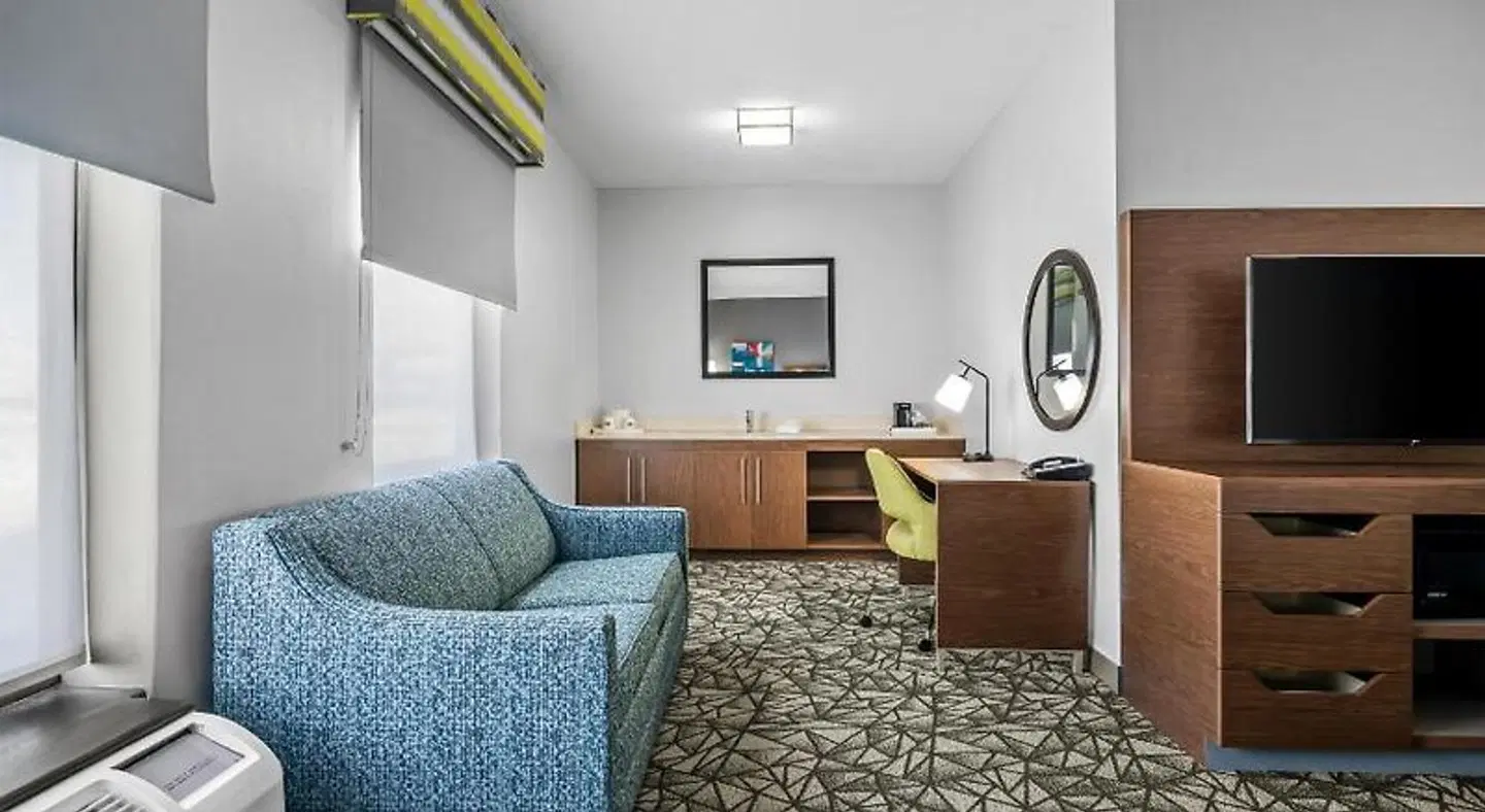 Hampton Inn Bloomington West ROOM_EXAMPLE