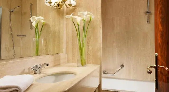 UNA Hotel Scandinavia Badezimmer