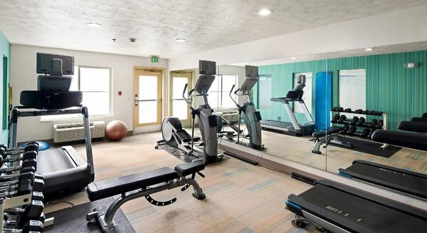 Holiday Inn Express & Suites Coeur D Alene I-90 Exit 11 by IHG SPORTS_AND_LEISURE