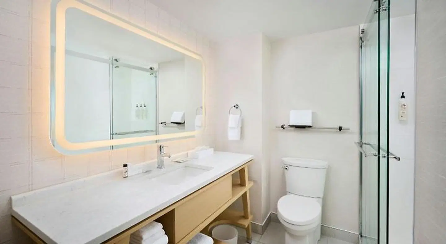 Delta Hotels by Marriott Beausejour Badezimmer