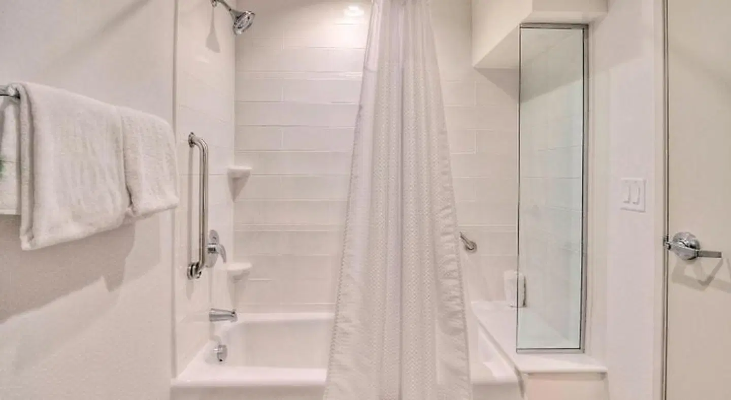 Courtyard by Marriott Nashville Green Hills Badezimmer