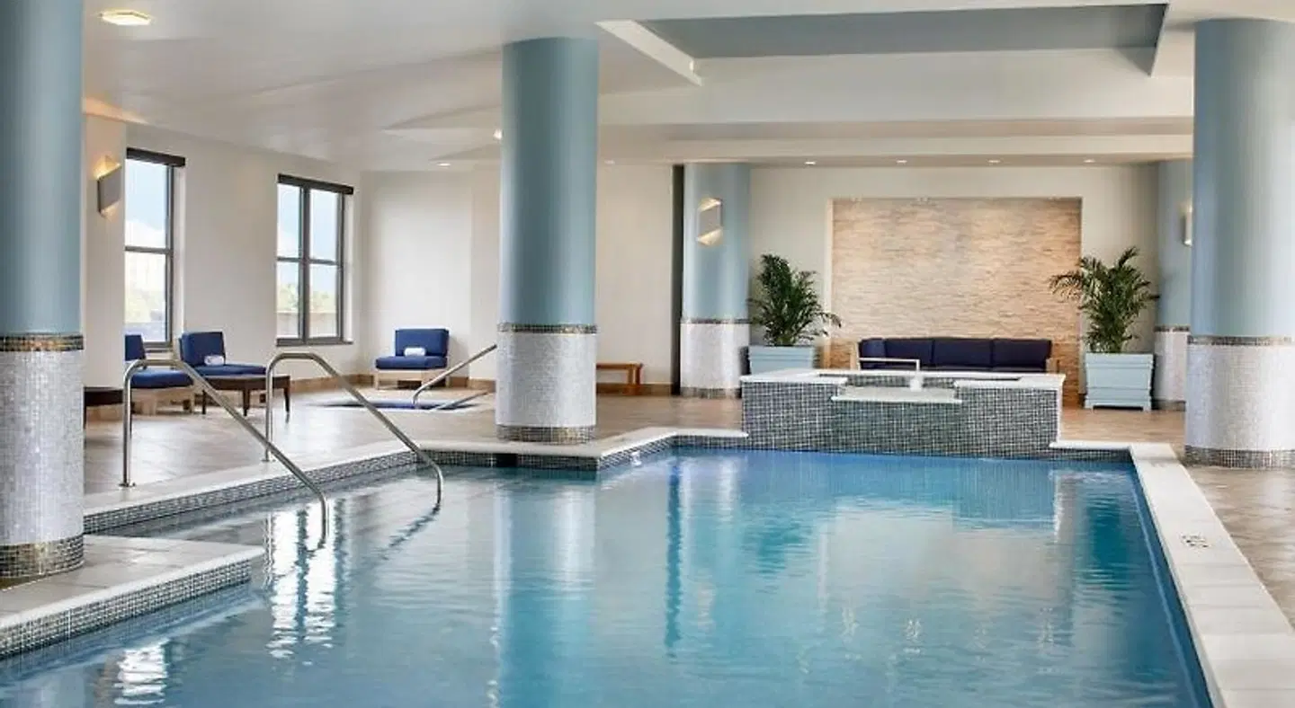 Lancaster Marriott at Penn Square Hallenbad