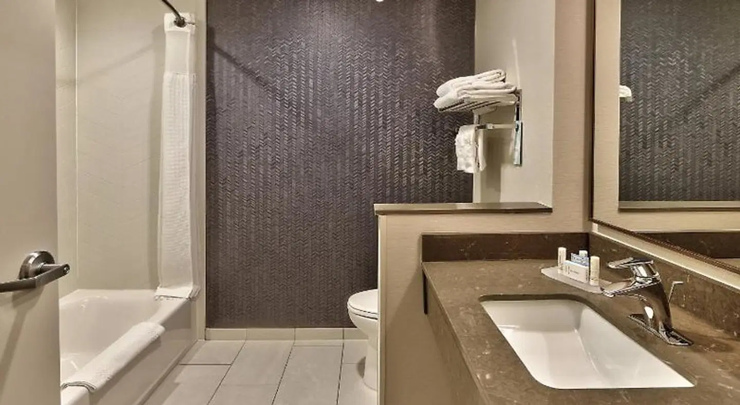 Fairfield by Marriott Inn & Suites Albuquerque North Badezimmer