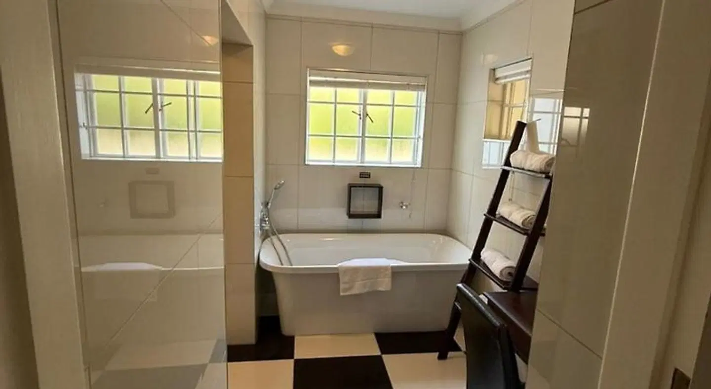 Forest Hall Guest House Badezimmer