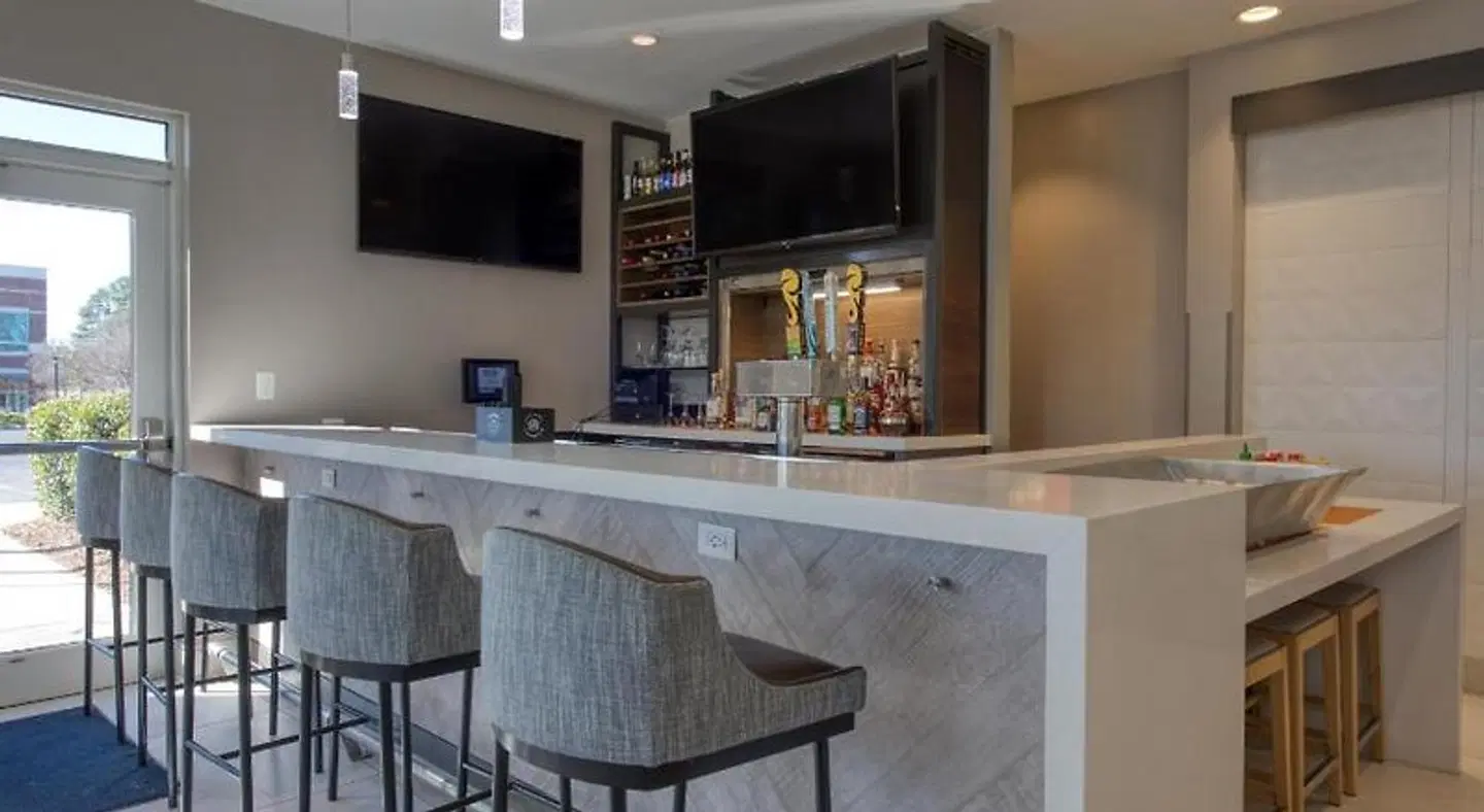 Hilton Garden Inn Durham Southpoint Bar