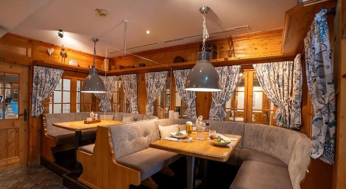 Villa Huxori Restaurant