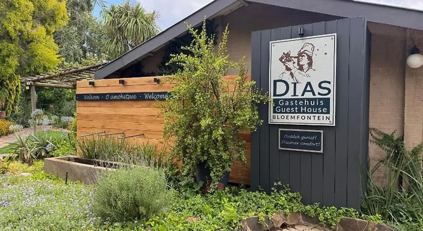 Dias Guest House EXTERIOR