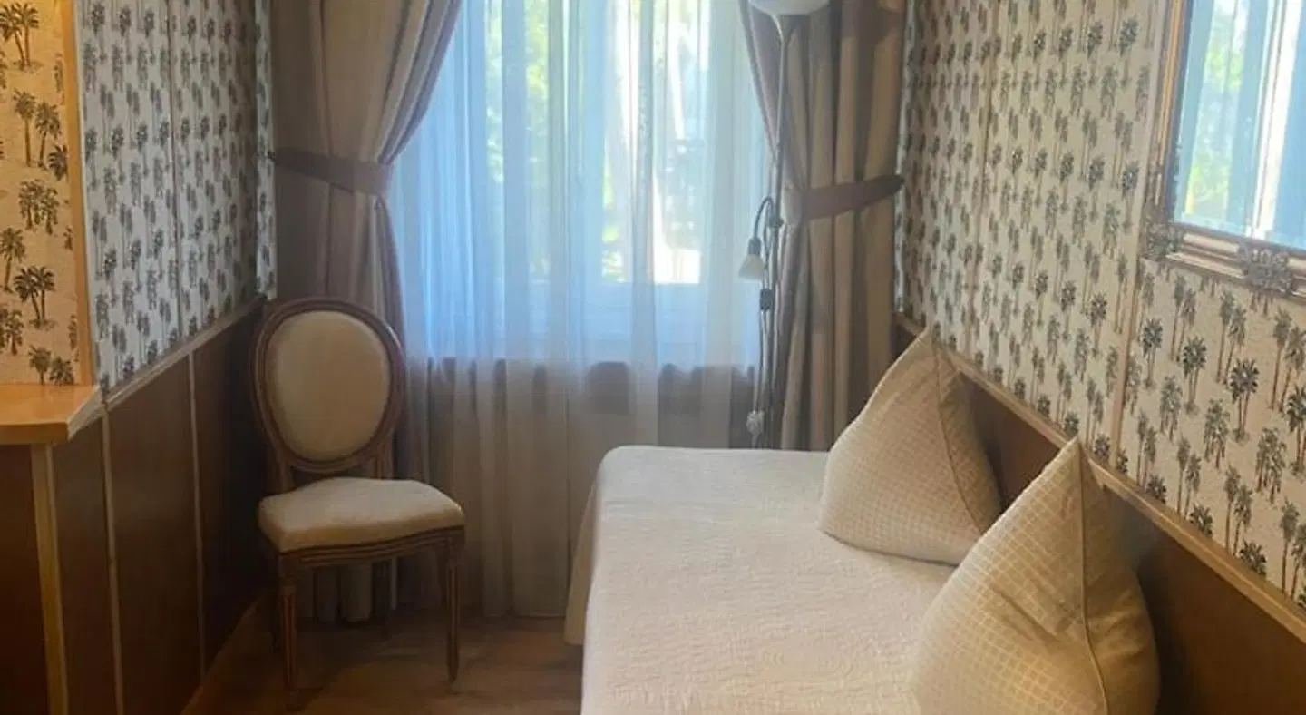 Parus ROOM_EXAMPLE