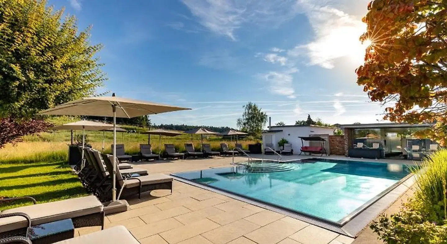 Gierer OUTDOOR_POOL
