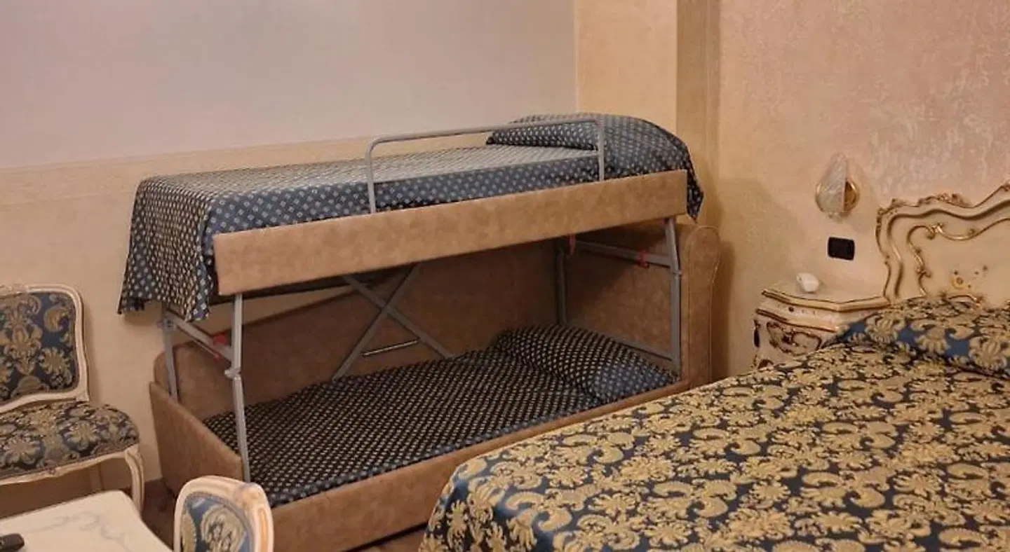 Confine ROOM_EXAMPLE