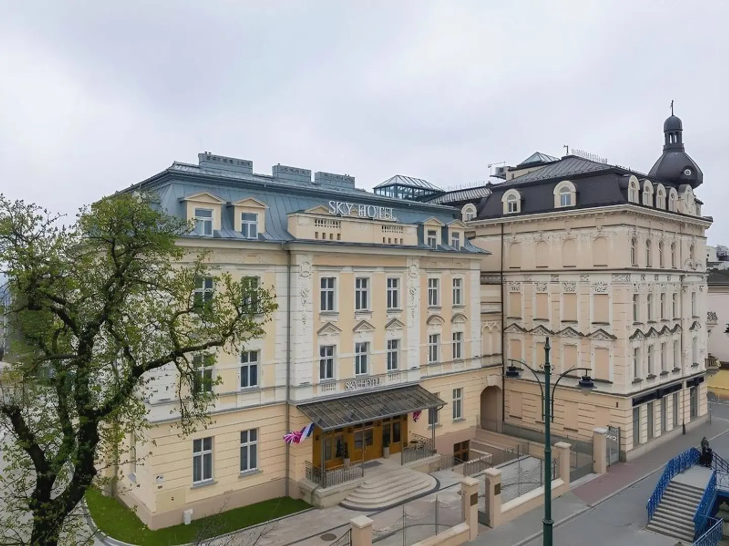 Sky Hotel Kraków EXTERIOR