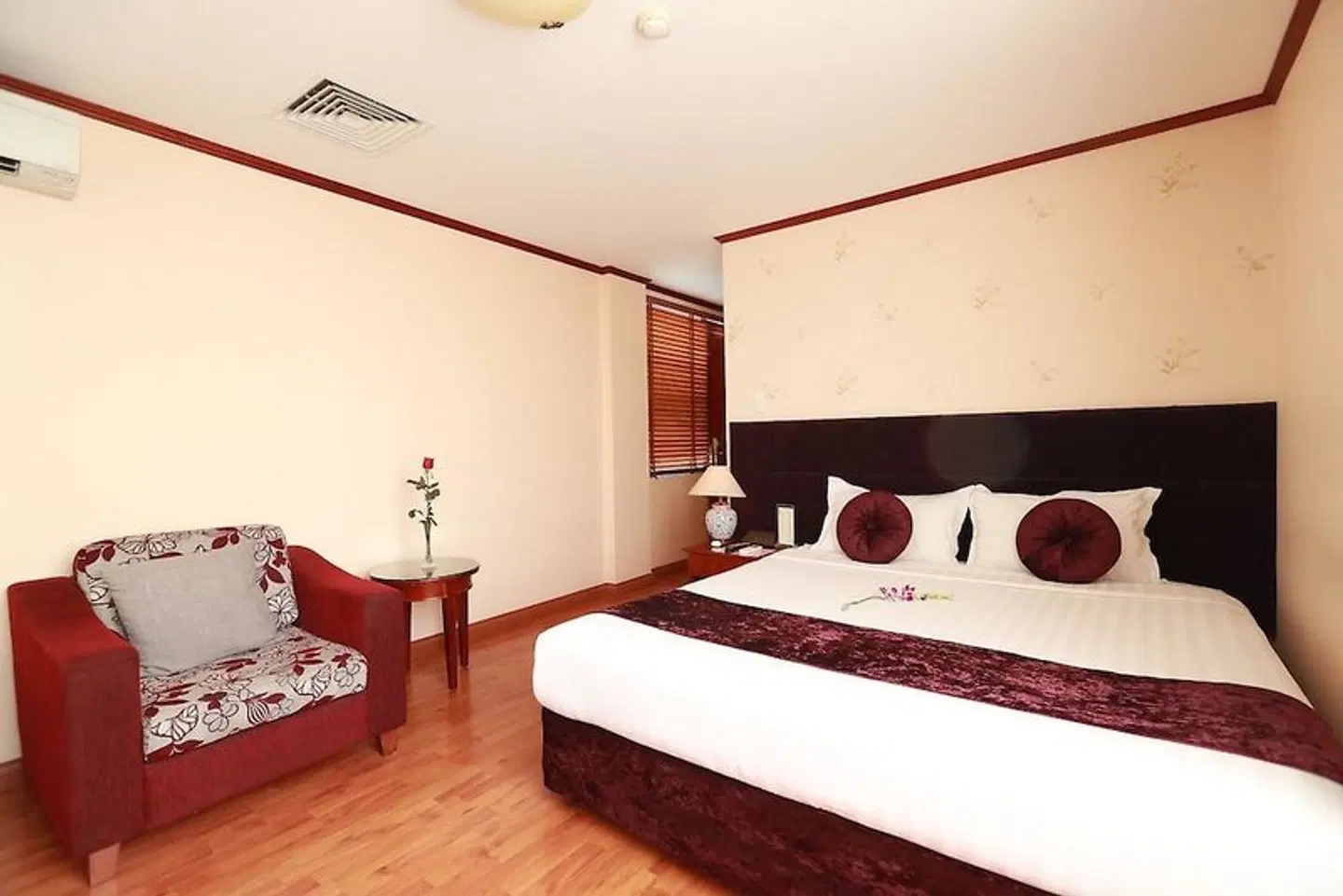 Flower Garden Hotel ROOM_EXAMPLE