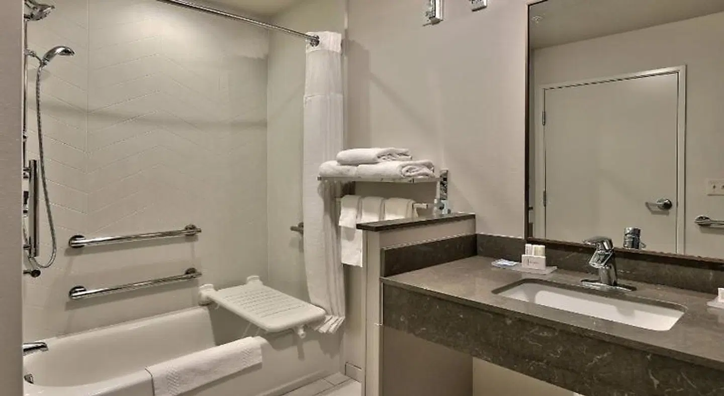 Fairfield by Marriott Inn & Suites Albuquerque North Badezimmer