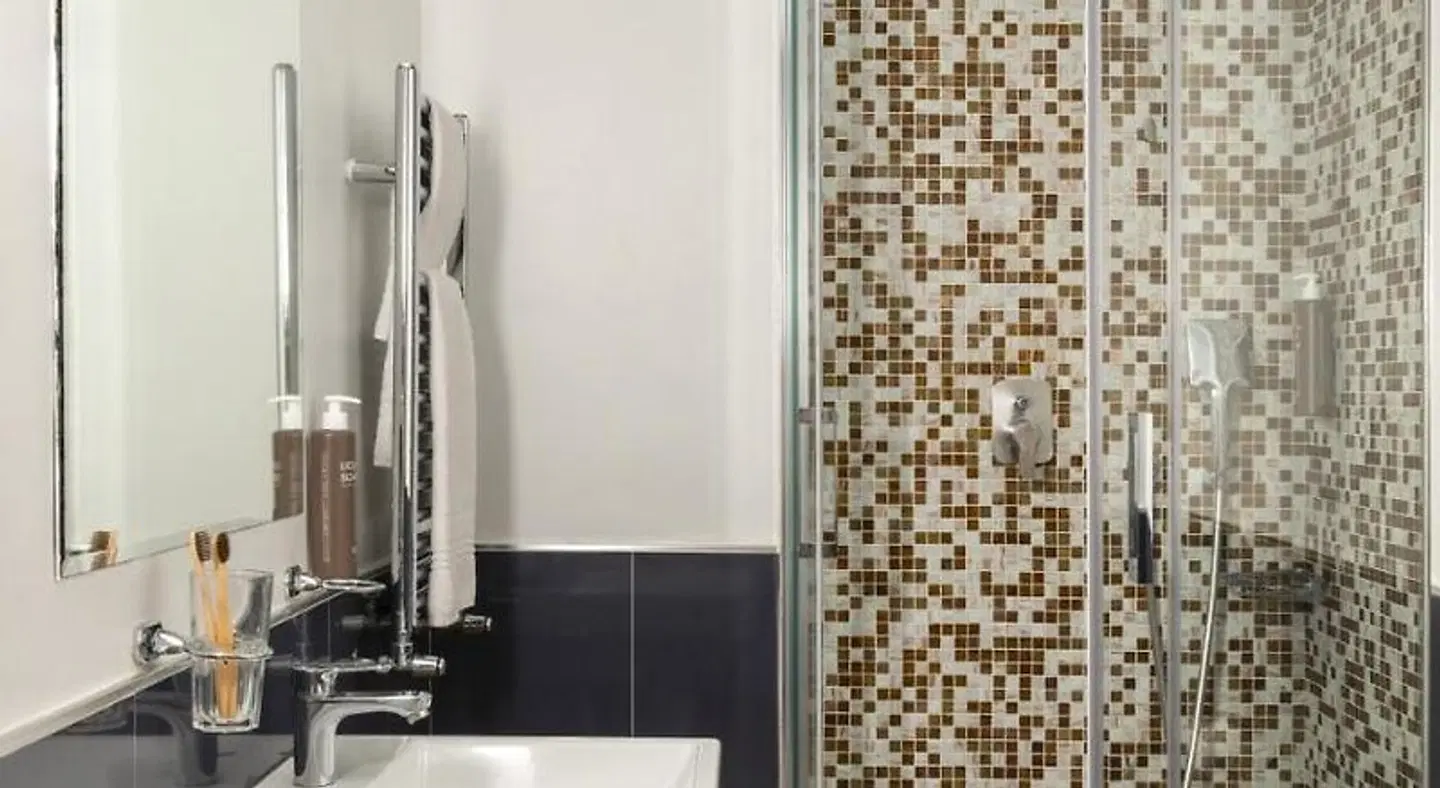 Monti First Badezimmer